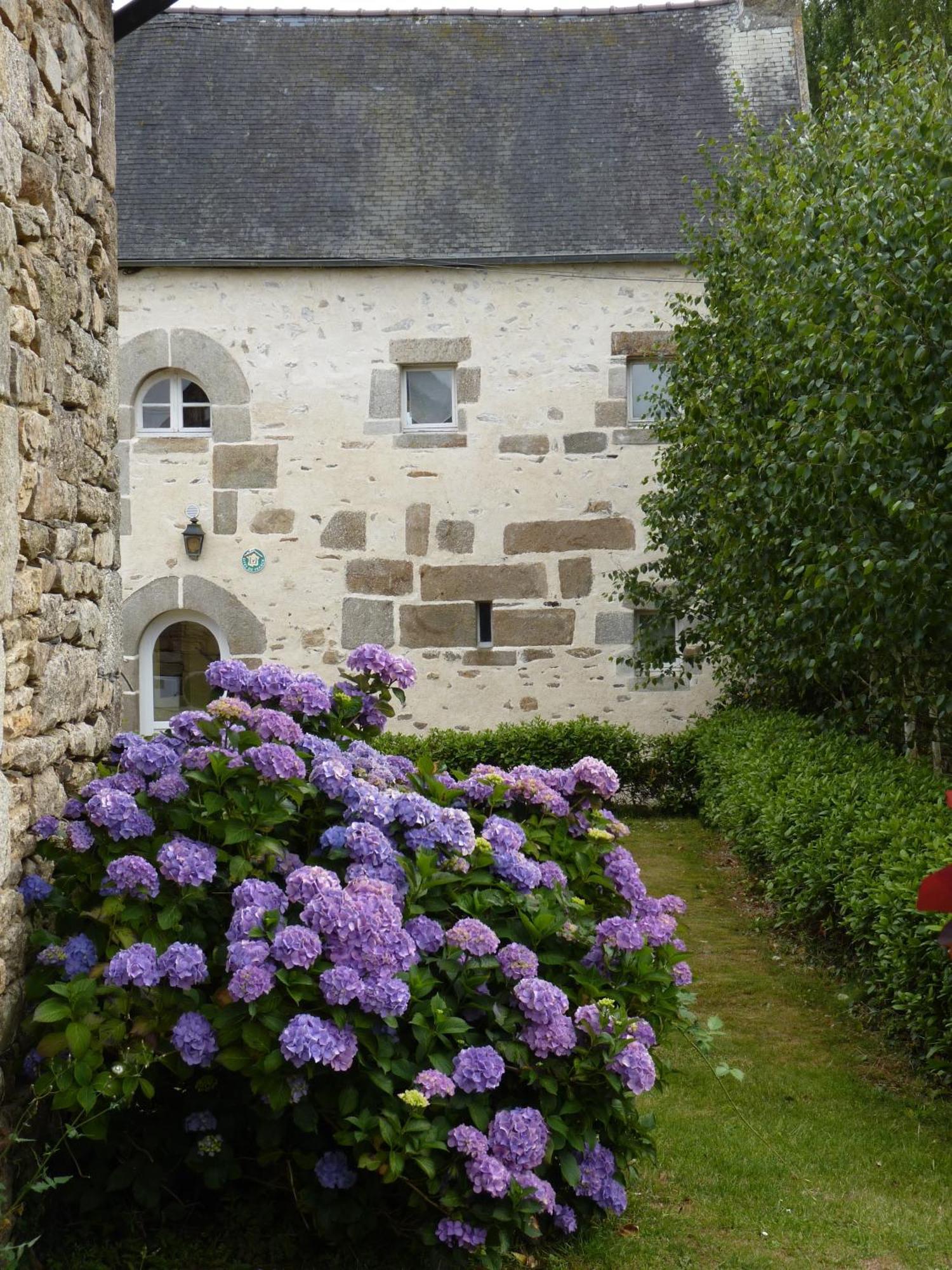 Gites De La Haie Plouegat-Moysan ภายนอก รูปภาพ